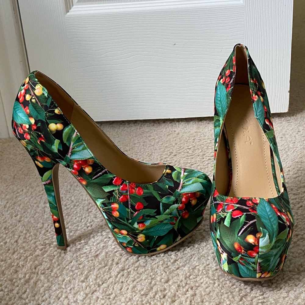 Liliana berry print platform heels